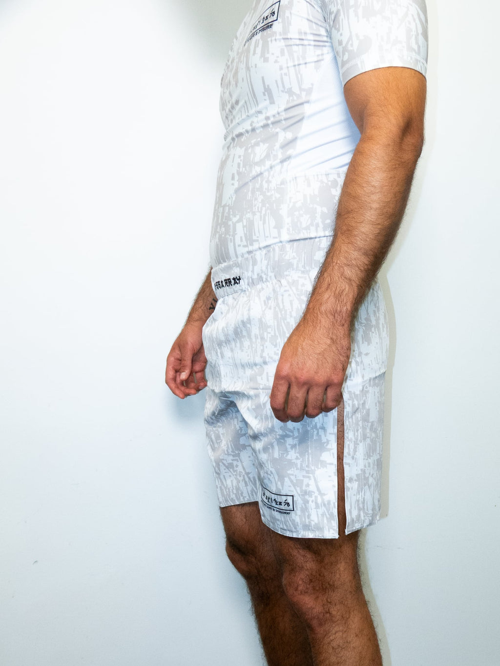 ´IVORY´ HIGH SPLIT MMA SHORTS