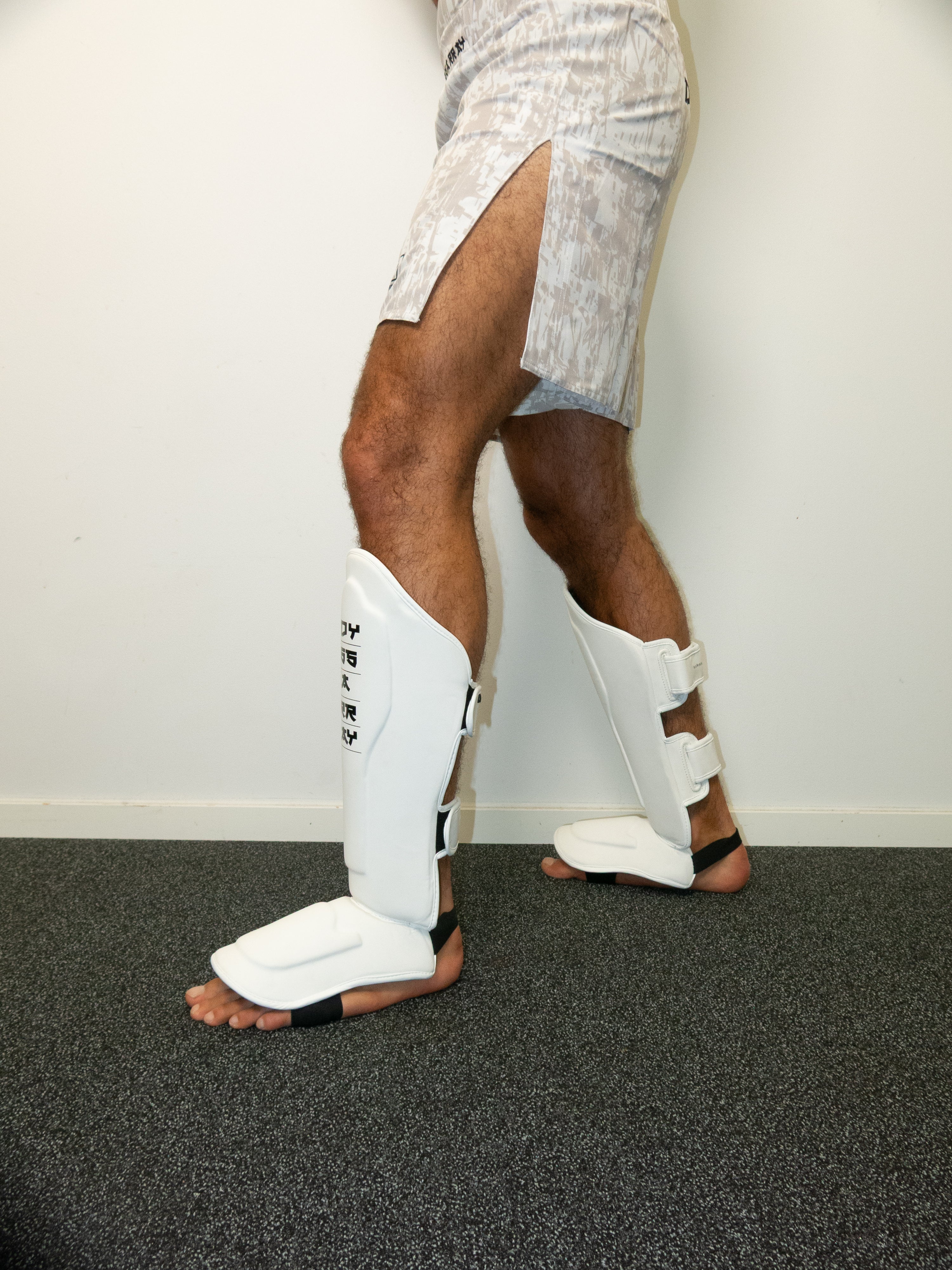 SHIRO SHINGUARDS WHITE